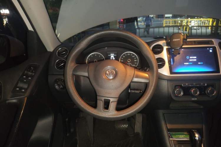 Used Volkswagen Tiguan 2016 280TSI Automatic Two-Wheel-Drive Silk Road Style Edition Steering Wheel
