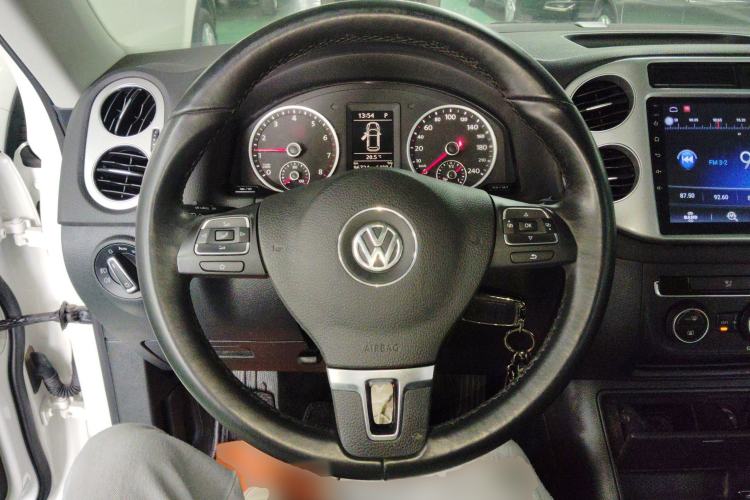 Used Volkswagen Tiguan 2016 280TSI Automatic Two-Wheel Drive Silk Road Comfort Edition Steering Wheel