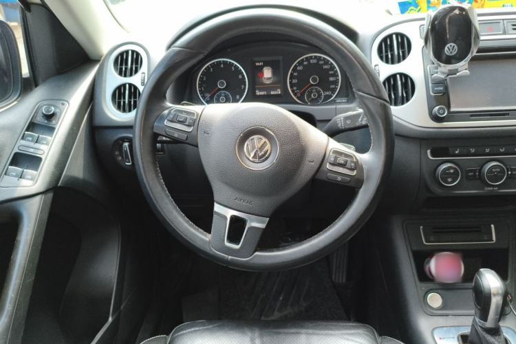 Used Volkswagen Tiguan 2016 300TSI Automatic All-Wheel Drive Luxury Edition Steering Wheel