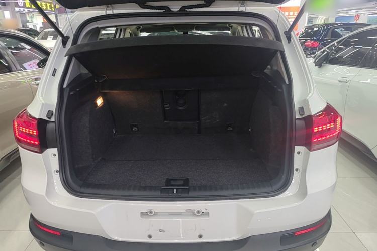 Used Volkswagen Tiguan 2016 280TSI Automatic Two-Wheel Drive Silk Road Comfort Edition Trunk