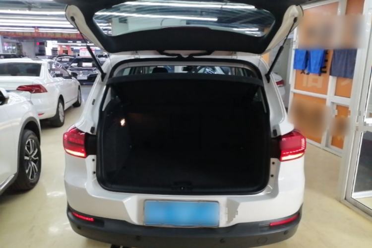 Used Volkswagen Tiguan 2016 280TSI Automatic Two-Wheel Drive Silk Road Comfort Edition Trunk
