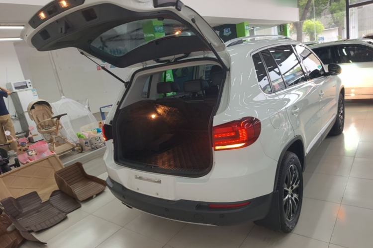 Used Volkswagen Tiguan 2016 300TSI Automatic All-Wheel Drive Luxury Edition Trunk