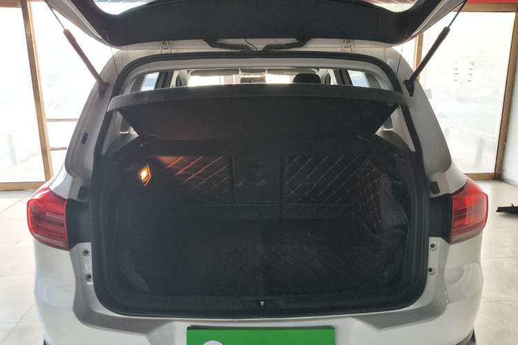 Used Volkswagen Tiguan 2016 280TSI Automatic Two-Wheel-Drive Silk Road Style Edition Trunk