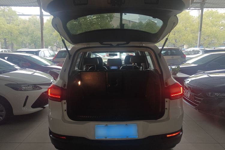 Used Volkswagen Tiguan 2016 300TSI Automatic Two-Wheel Drive Trend Edition Trunk