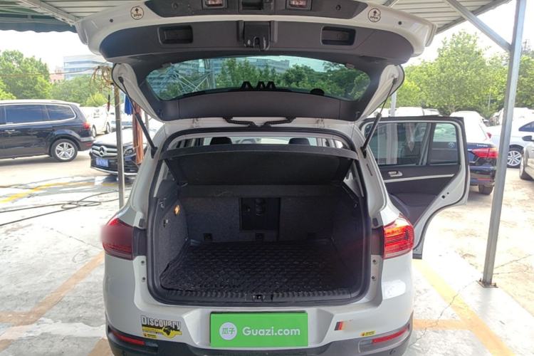 Used Volkswagen Tiguan 2016 2.0 TSI Four-Wheel Drive Standard Version Trunk