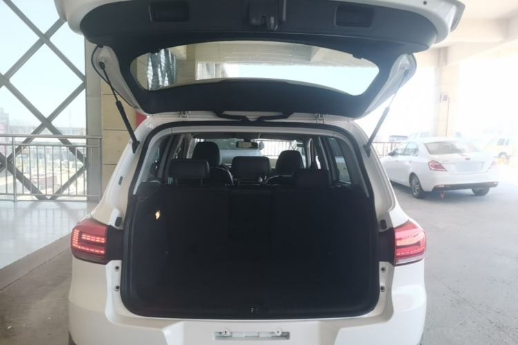 Used Volkswagen Tiguan 2016 280TSI Automatic Two-Wheel Drive Silk Road Comfort Edition Trunk