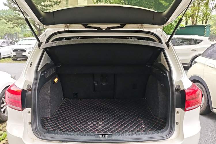 Used Volkswagen Tiguan 2016 280TSI Automatic Two-Wheel-Drive Silk Road Style Edition Trunk