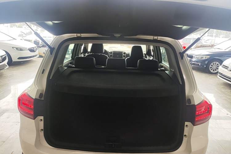 Used Volkswagen Tiguan 2016 300TSI Automatic Two-Wheel Drive Luxury Edition Trunk
