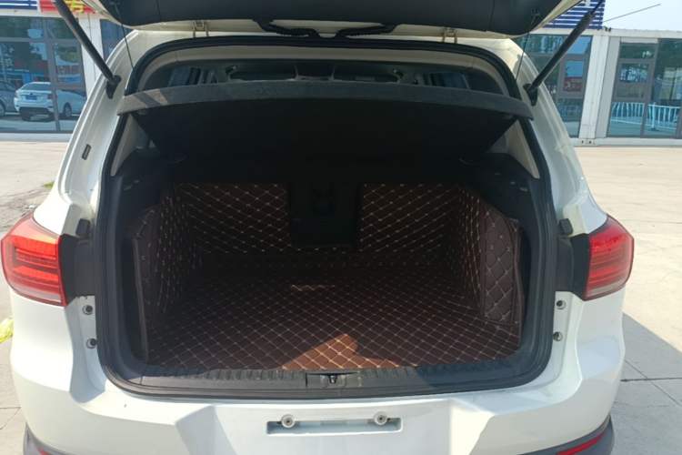 Used Volkswagen Tiguan 2016 280TSI Automatic Two-Wheel-Drive Silk Road Style Edition Trunk