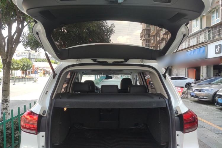 Used Volkswagen Tiguan 2016 280TSI Automatic Two-Wheel Drive Silk Road Comfort Edition Trunk