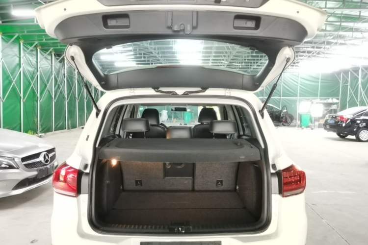Used Volkswagen Tiguan 2016 300TSI Automatic All-Wheel Drive Fashion Vision Edition Trunk