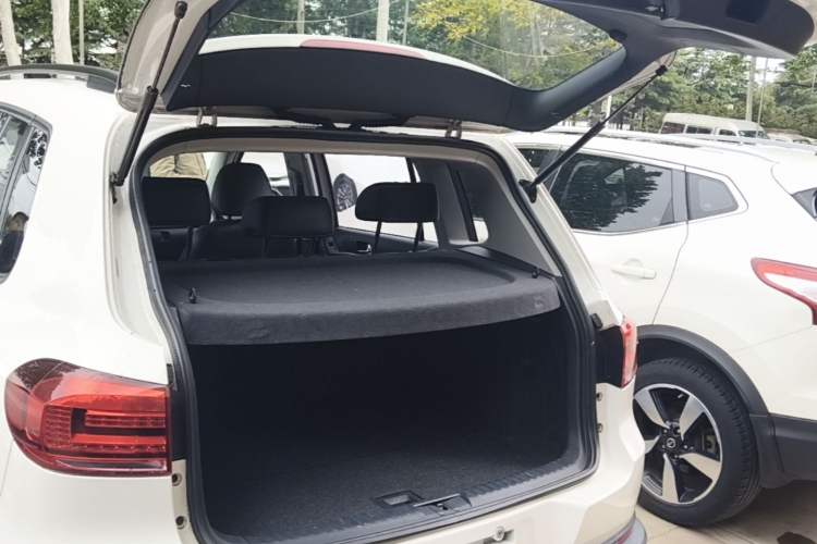 Used Volkswagen Tiguan 2016 280TSI Automatic Two-Wheel Drive Silk Road Comfort Edition Trunk