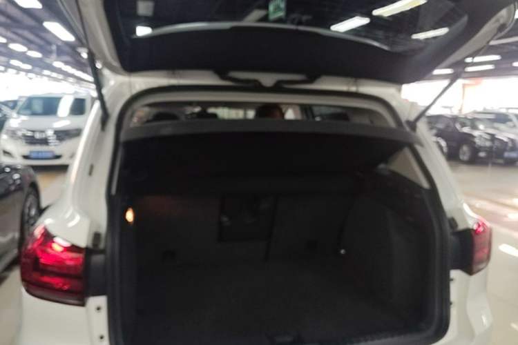 Used Volkswagen Tiguan 2016 280TSI Automatic Two-Wheel Drive Silk Road Comfort Edition Trunk