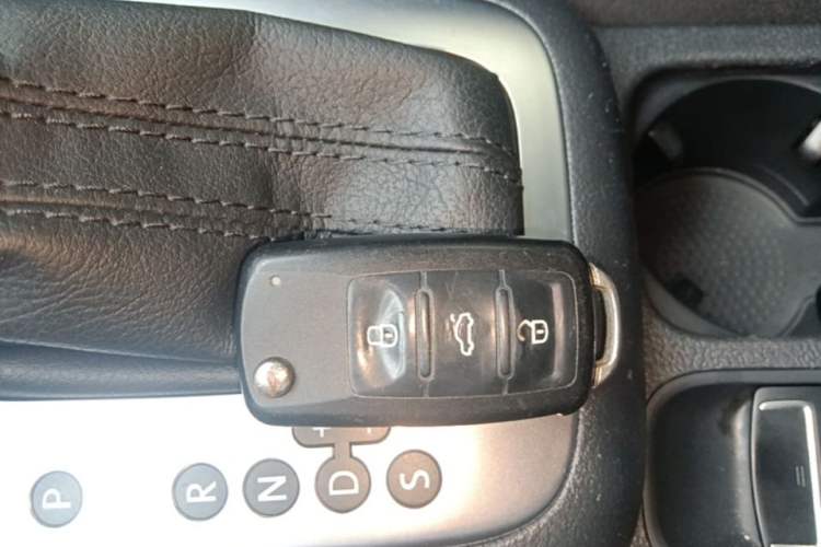 Used Volkswagen Tiguan 2016 280TSI Automatic Two-Wheel-Drive Silk Road Style Edition Vehicle Key