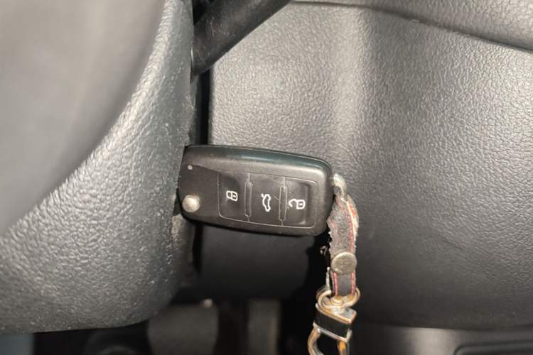 Used Volkswagen Tiguan 2016 280TSI Automatic Two-Wheel Drive Silk Road Comfort Edition Vehicle Key