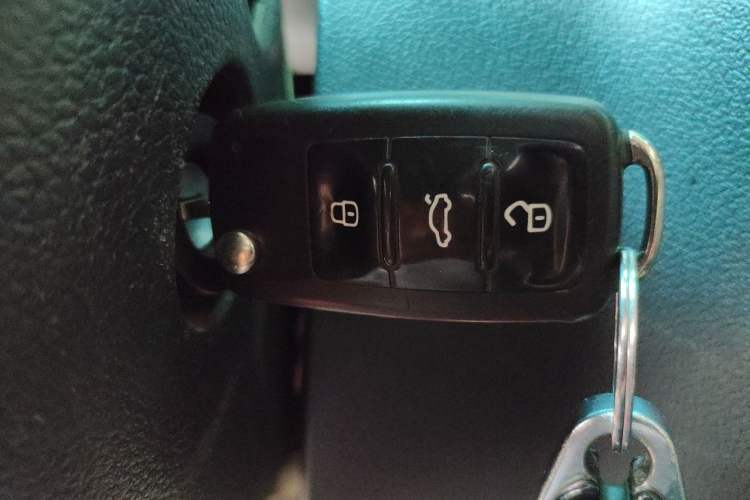 Used Volkswagen Tiguan 2016 280TSI Automatic Two-Wheel-Drive Silk Road Style Edition Vehicle Key