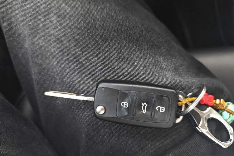 Used Volkswagen Tiguan 2016 280TSI Automatic Two-Wheel-Drive Silk Road Style Edition Vehicle Key