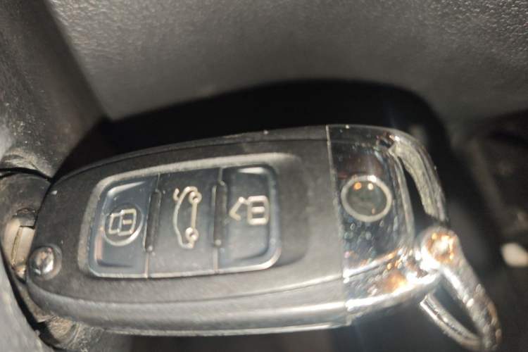 Used Volkswagen Tiguan 2016 280TSI Automatic Two-Wheel Drive Silk Road Comfort Edition Vehicle Key