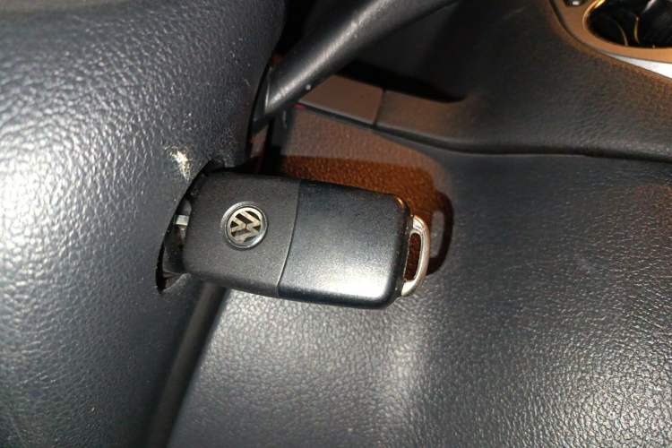 Used Volkswagen Tiguan 2016 280TSI Automatic Two-Wheel Drive Silk Road Comfort Edition Vehicle Key