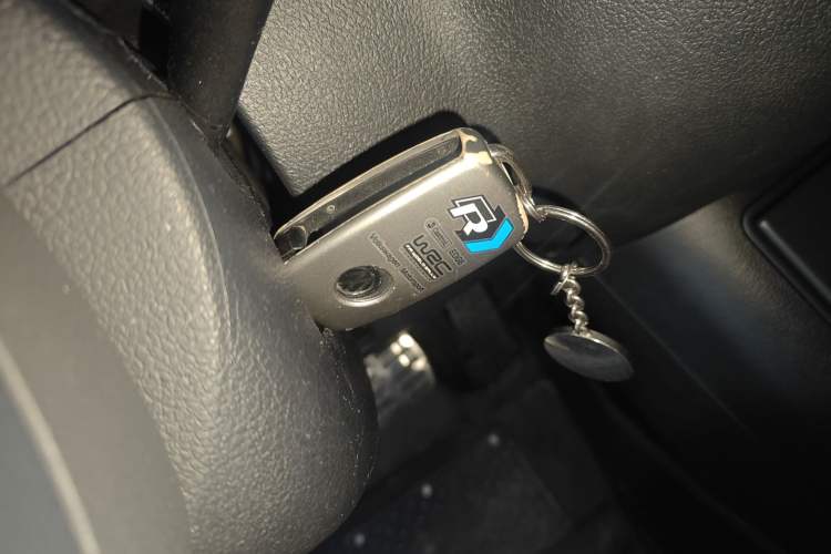 Used Volkswagen Tiguan 2016 280TSI Automatic Two-Wheel-Drive Silk Road Style Edition Vehicle Key