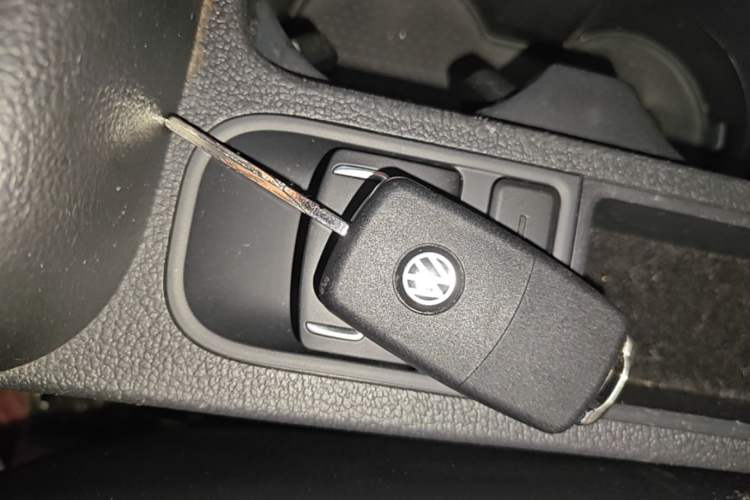 Used Volkswagen Tiguan 2016 280TSI Automatic Two-Wheel Drive Silk Road Comfort Edition Vehicle Key