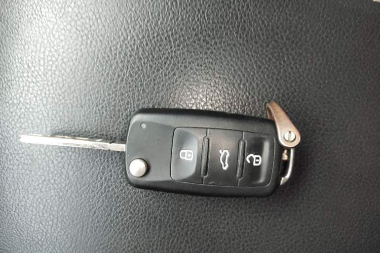 Used Volkswagen Tiguan 2016 280TSI Automatic Two-Wheel-Drive Silk Road Style Edition Vehicle Key