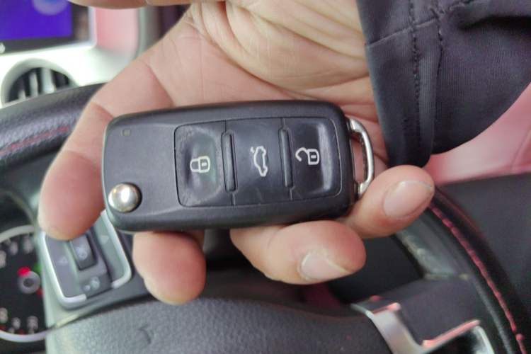 Used Volkswagen Tiguan 2016 300TSI Automatic Two-Wheel Drive Luxury Edition Vehicle Key