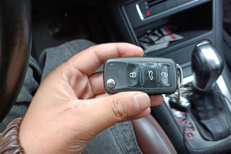 Used Volkswagen Tiguan 2016 300TSI Automatic All-Wheel Drive Luxury Edition Vehicle Key