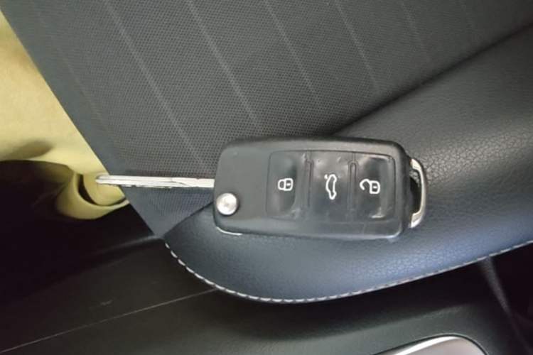 Used Volkswagen Tiguan 2016 280TSI Automatic Two-Wheel-Drive Silk Road Style Edition Vehicle Key