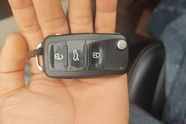 Used Volkswagen Tiguan 2016 280TSI Automatic Two-Wheel-Drive Silk Road Style Edition Vehicle Key