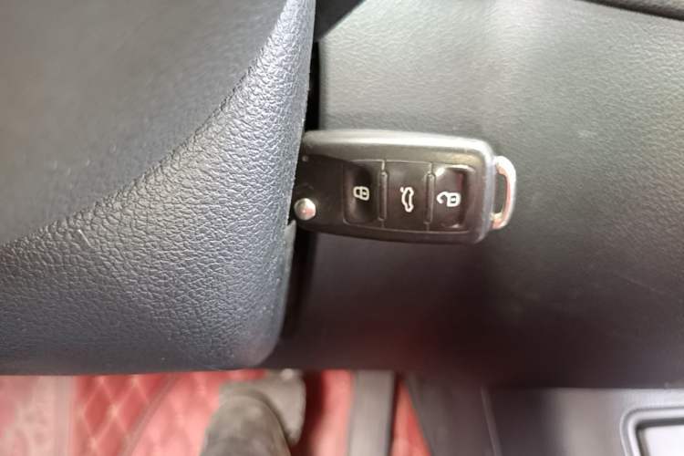 Used Volkswagen Tiguan 2016 280TSI Automatic Two-Wheel-Drive Silk Road Style Edition Vehicle Key