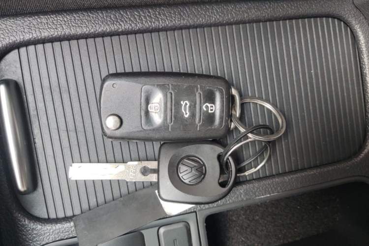 Used Volkswagen Tiguan 2016 280TSI Automatic Two-Wheel Drive Silk Road Comfort Edition Vehicle Key