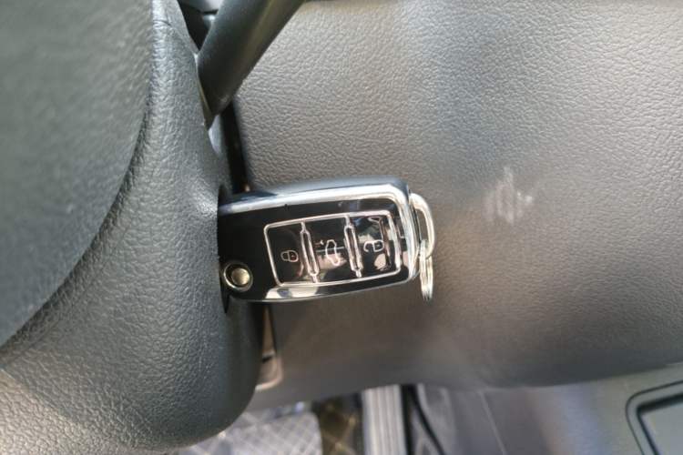 Used Volkswagen Tiguan 2016 280TSI Automatic Two-Wheel Drive Silk Road Comfort Edition Vehicle Key