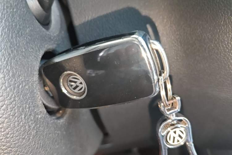 Used Volkswagen Tiguan 2016 280TSI Automatic Two-Wheel Drive Silk Road Comfort Edition Vehicle Key