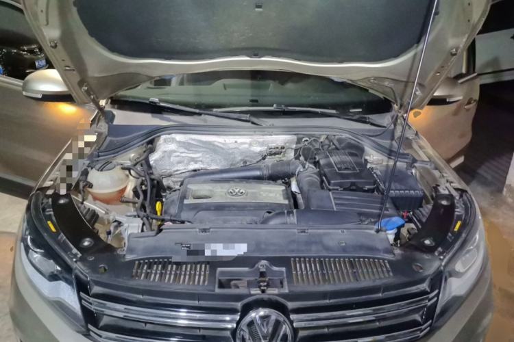 Used Volkswagen Tiguan 2016 300TSI Automatic All-Wheel Drive Luxury Edition Engine Bay
