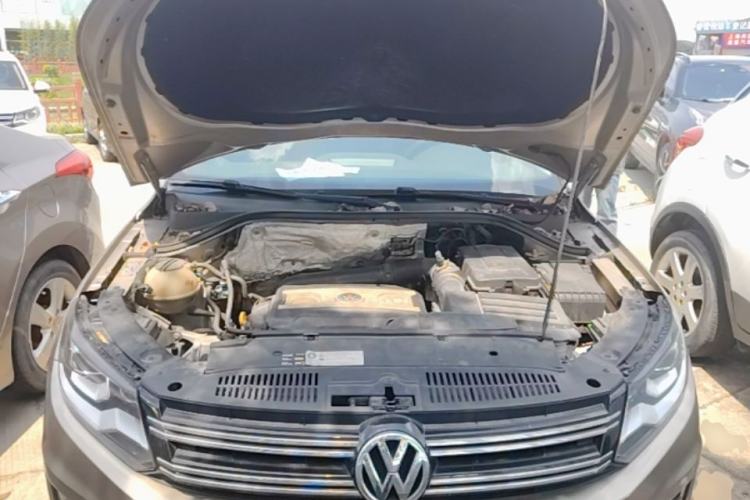 Used Volkswagen Tiguan 2016 300TSI Automatic All-Wheel Drive Fashion Vision Edition Engine Bay