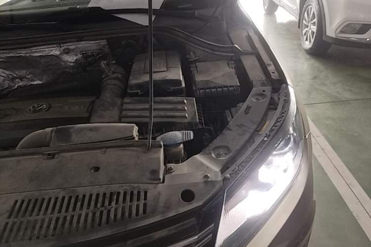 Used Volkswagen Tiguan 2016 300TSI Automatic Two-Wheel Drive Comfort Edition Engine Bay Left