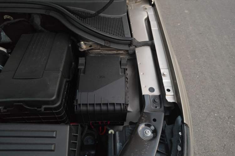 Used Volkswagen Tiguan 2016 300TSI Automatic Two-Wheel Drive Luxury Edition Engine Bay Left