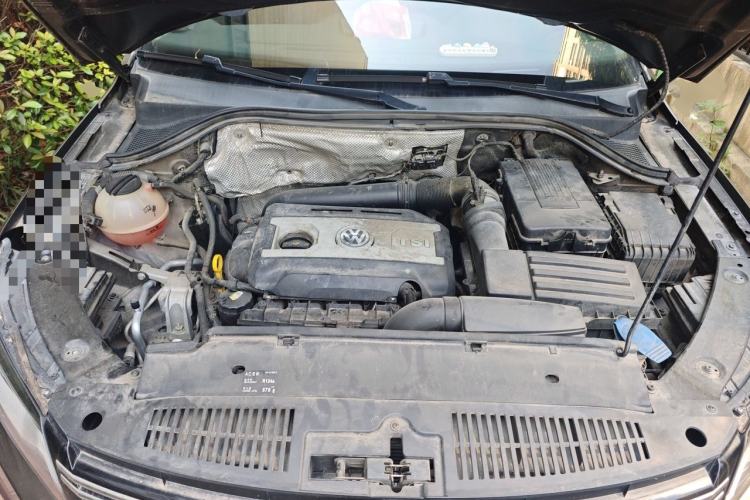 Used Volkswagen Tiguan 2016 300TSI Automatic Two-Wheel Drive Luxury Edition Engine Bay