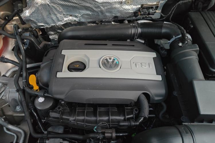 Used Volkswagen Tiguan 2016 300TSI Automatic Two-Wheel Drive Luxury Edition Engine Bay