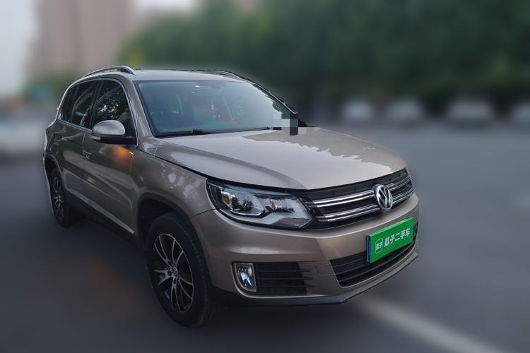 Used Volkswagen Tiguan 2016 300TSI Automatic Two-Wheel Drive Luxury Edition Front Right 45 Deg