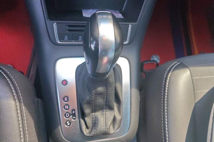 Used Volkswagen Tiguan 2016 280TSI Automatic Two-Wheel-Drive Silk Road Style Edition Gear Lever