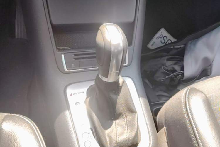 Used Volkswagen Tiguan 2016 300TSI Automatic All-Wheel Drive Fashion Vision Edition Gear Lever