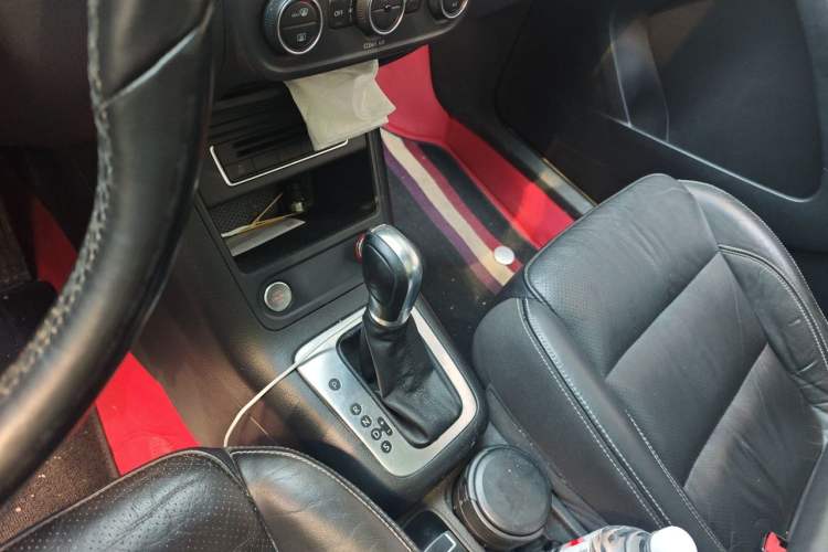 Used Volkswagen Tiguan 2016 300TSI Automatic Two-Wheel Drive Luxury Edition Gear Lever