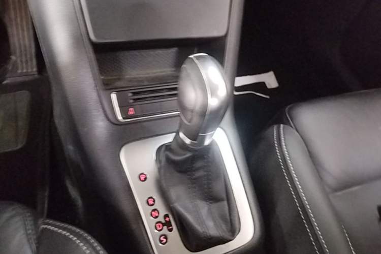 Used Volkswagen Tiguan 2016 300TSI Automatic Two-Wheel Drive Comfort Edition Gear Lever