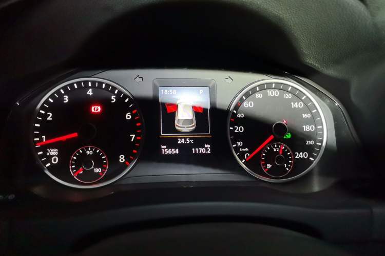 Used Volkswagen Tiguan 2016 300TSI Automatic All-Wheel Drive Luxury Edition Instrument Cluster