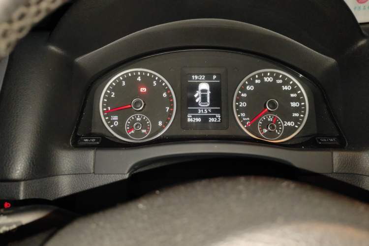 Used Volkswagen Tiguan 2016 280TSI Automatic Two-Wheel Drive Silk Road Comfort Edition Instrument Cluster