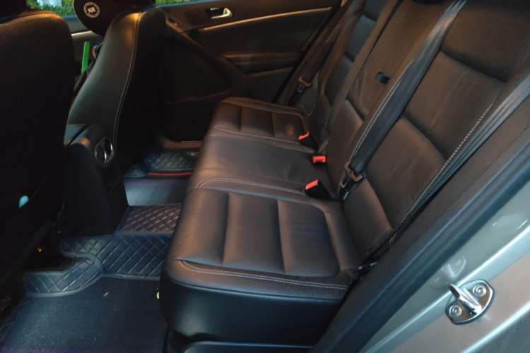 Used Volkswagen Tiguan 2016 300TSI Automatic Two-Wheel Drive Luxury Edition Left Rear Seat