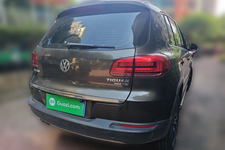 Used Volkswagen Tiguan 2016 300TSI Automatic Two-Wheel Drive Luxury Edition Rear Right 45 Deg
