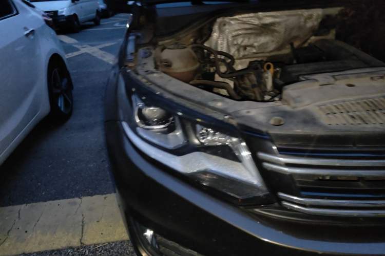 Used Volkswagen Tiguan 2016 280TSI Automatic Two-Wheel Drive Silk Road Comfort Edition Right Front Headlight